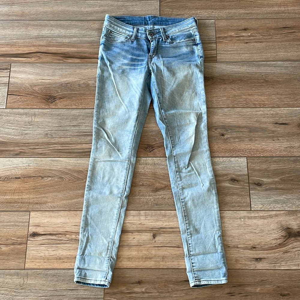 Levi’s light wash Skinny Jeans